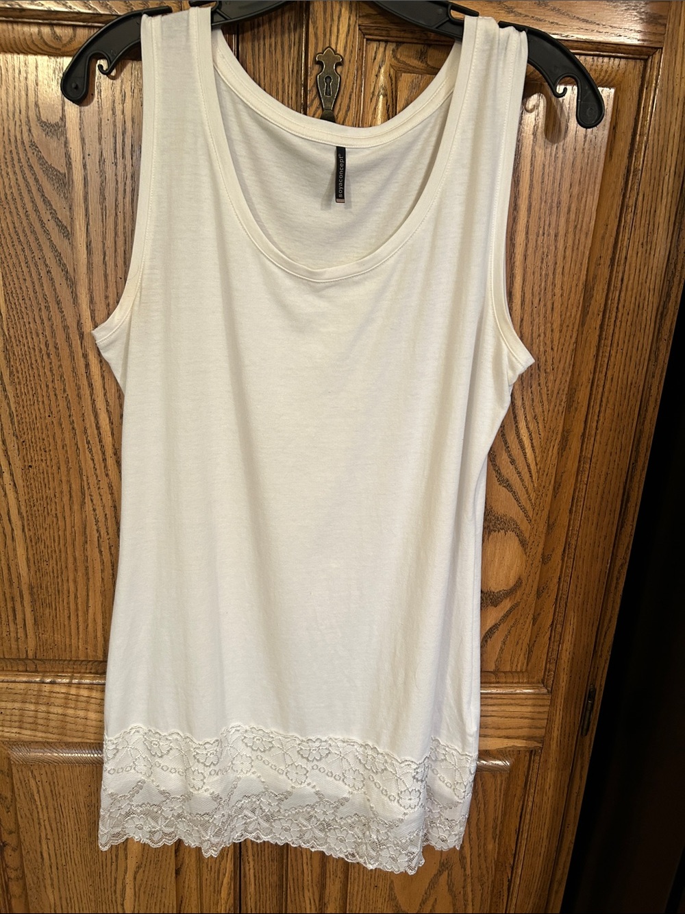 Women’s Lace-Hem Tank Top - White